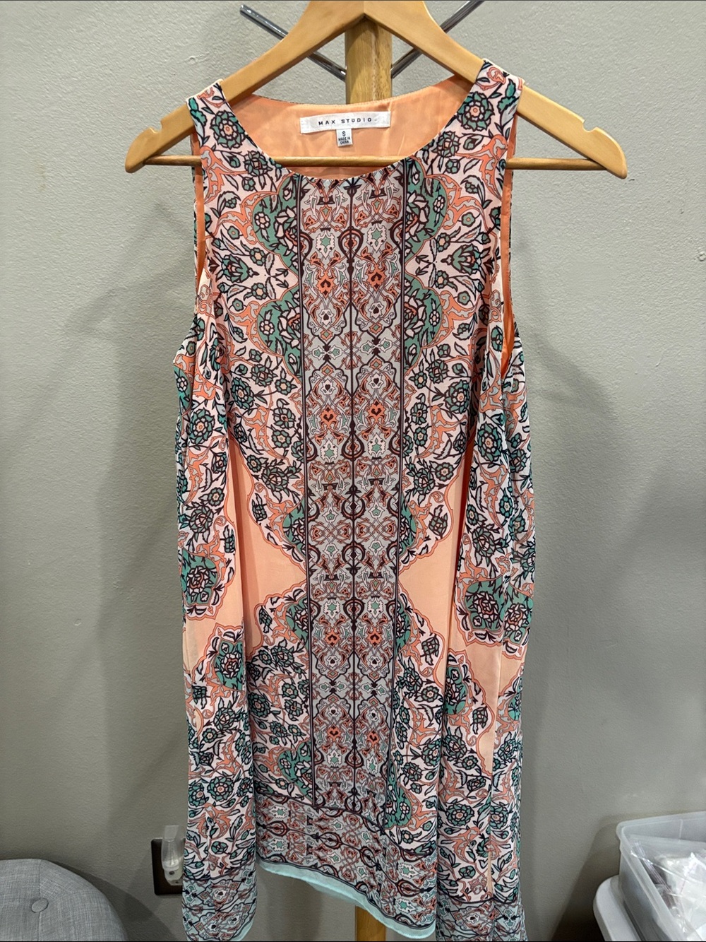 Max Studio Peach and Teal Patterned Sleeveless Shift Dress